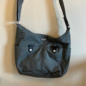 baggallini grey purse with yellow insert